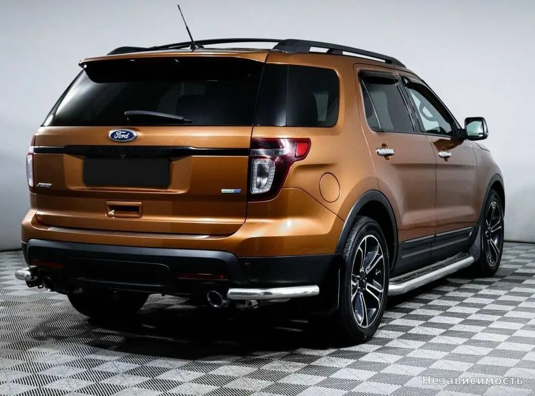 Ford Explorer 2013 с пробегом — фото 4