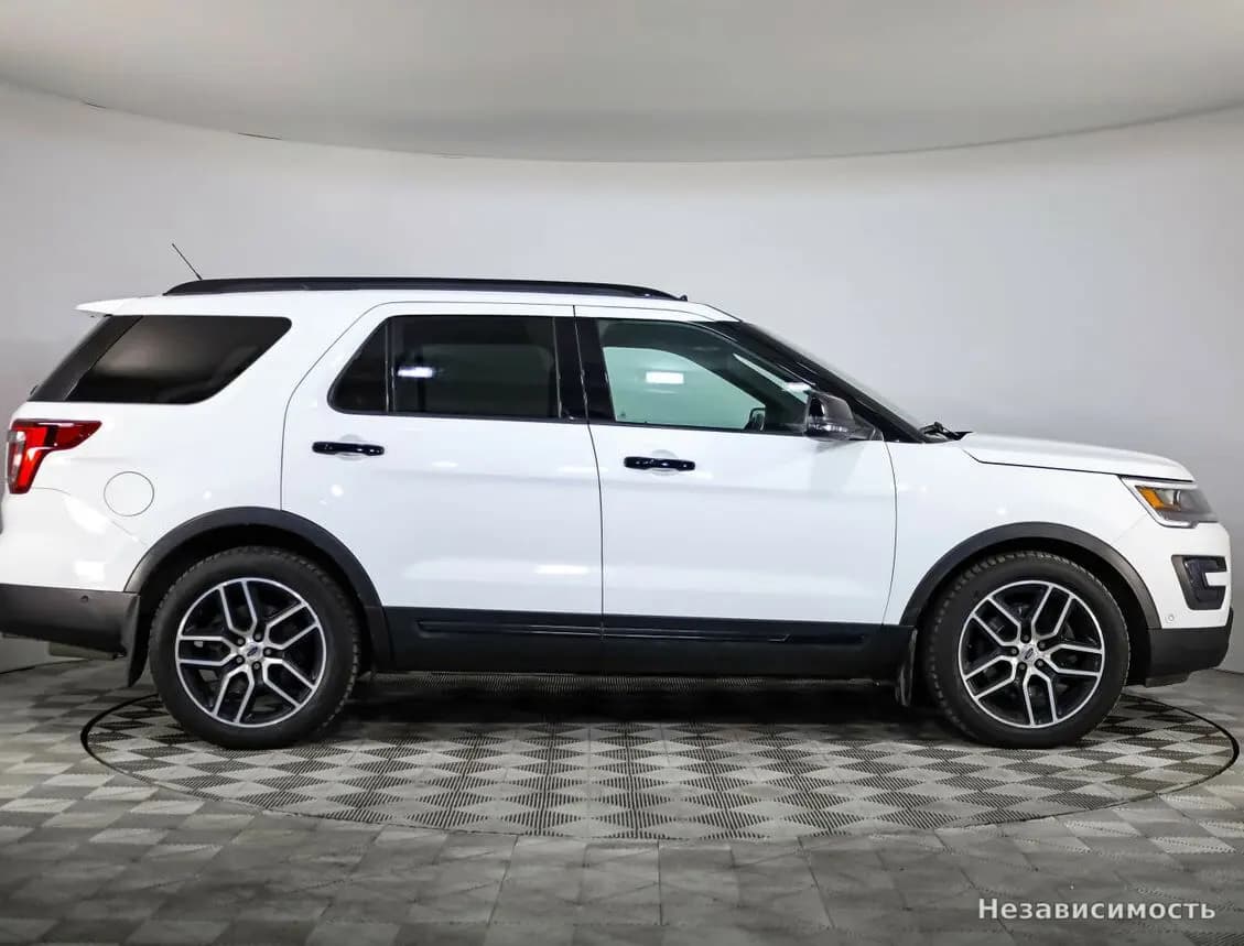 Ford Explorer 2015 с пробегом — фото 4