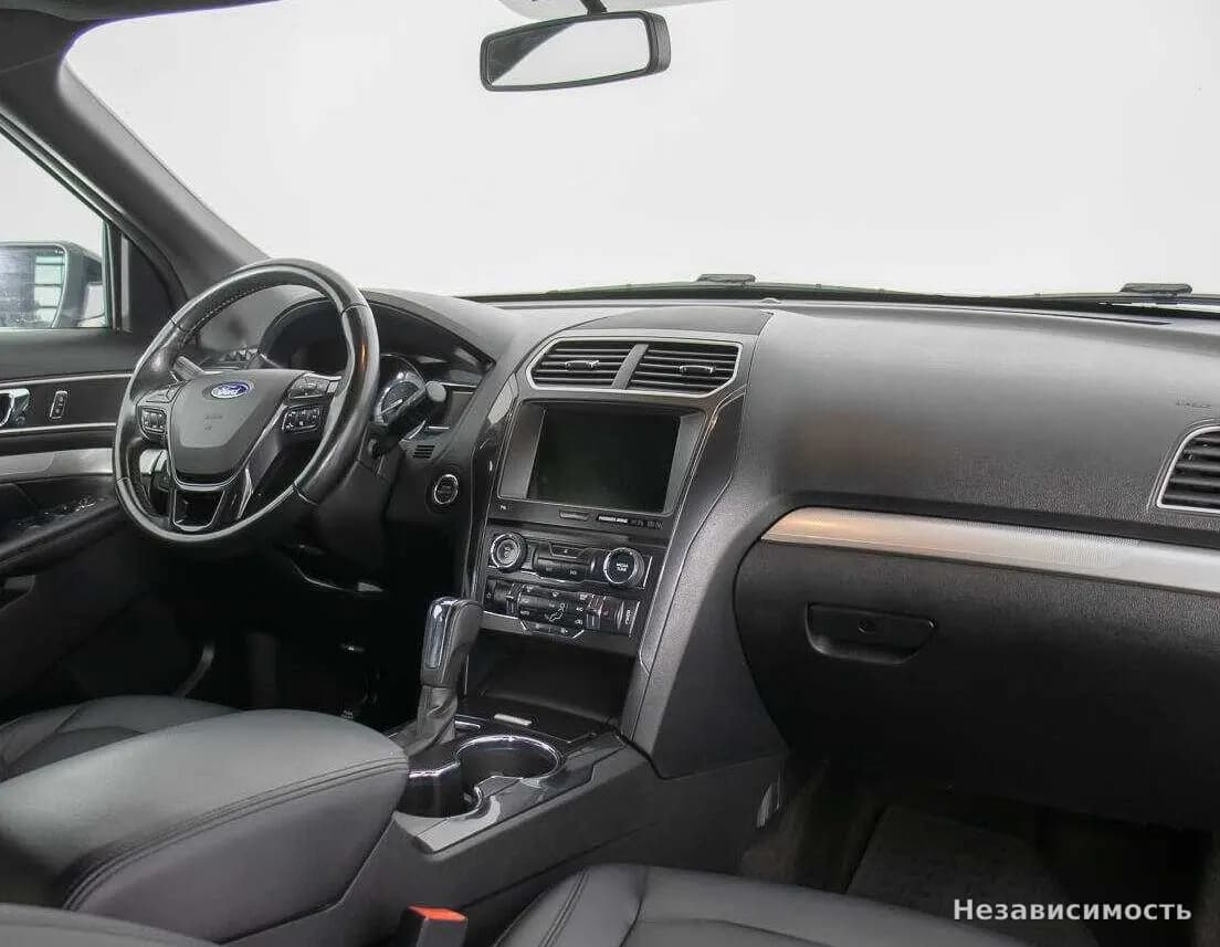 Ford Explorer 2017 с пробегом — фото 10