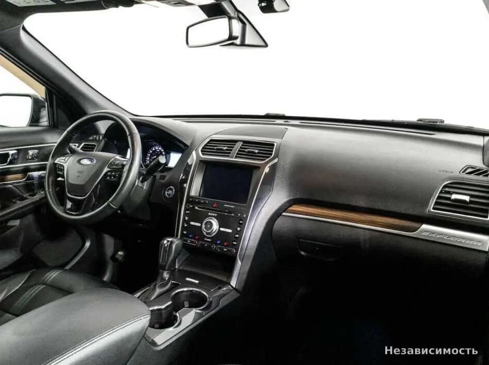 Ford Explorer 2018 с пробегом — фото 9