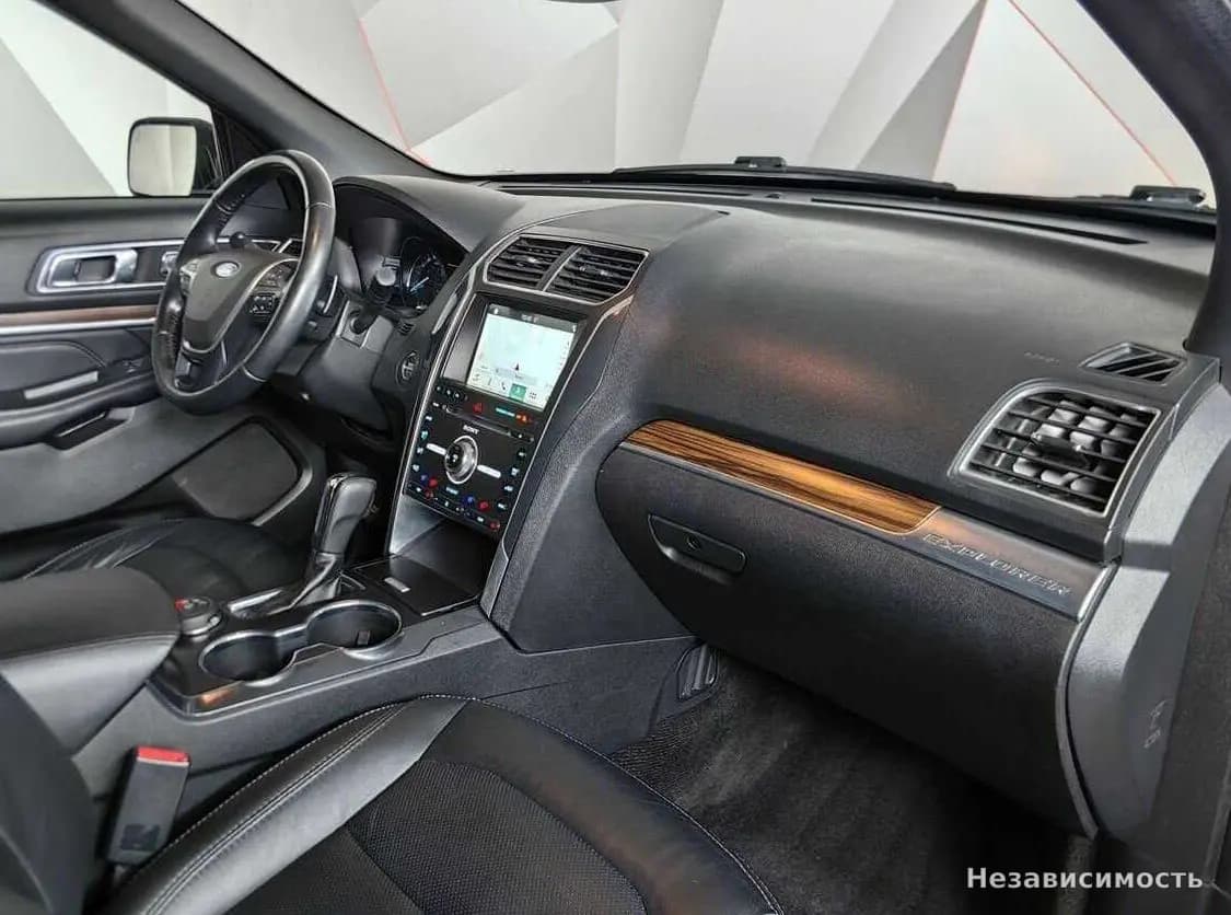 Ford Explorer 2017 с пробегом — фото 9