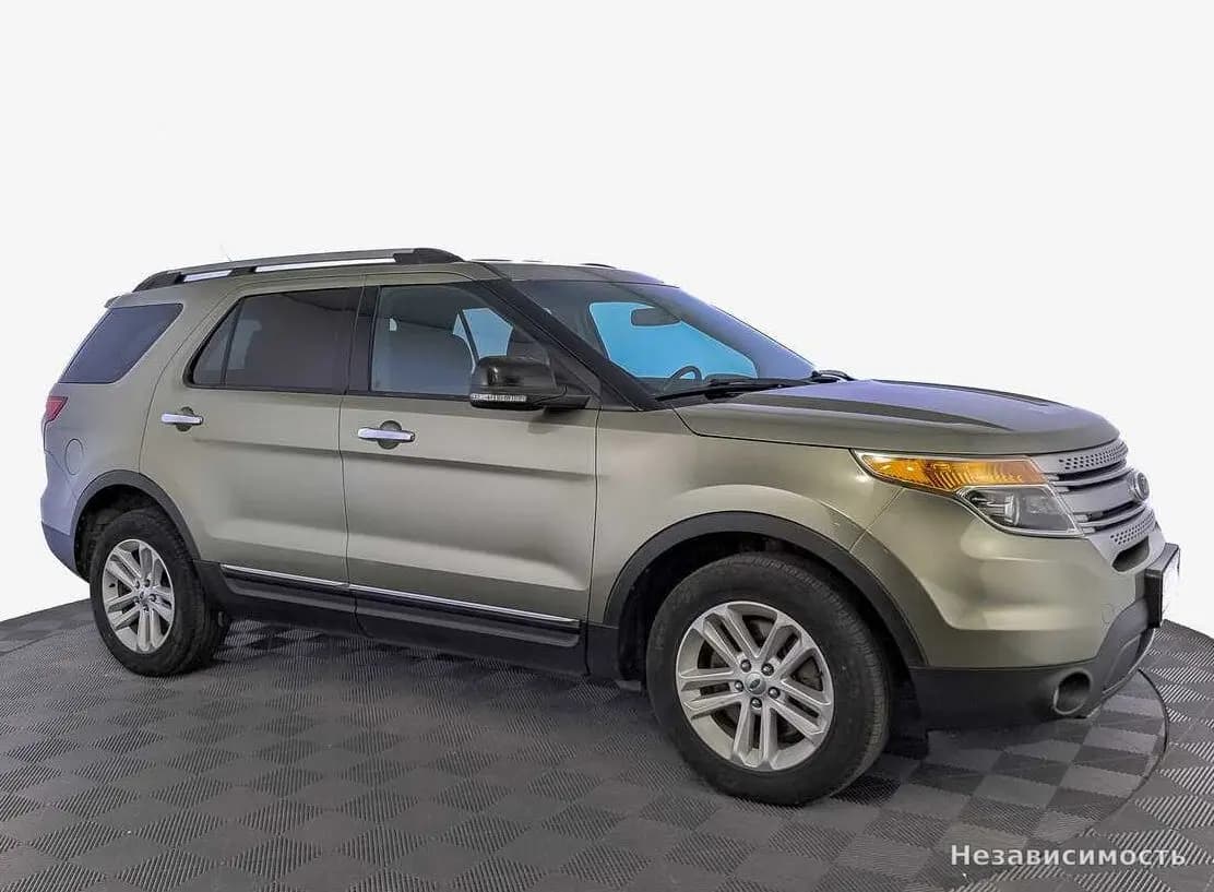 Ford Explorer 2014 с пробегом — фото 3