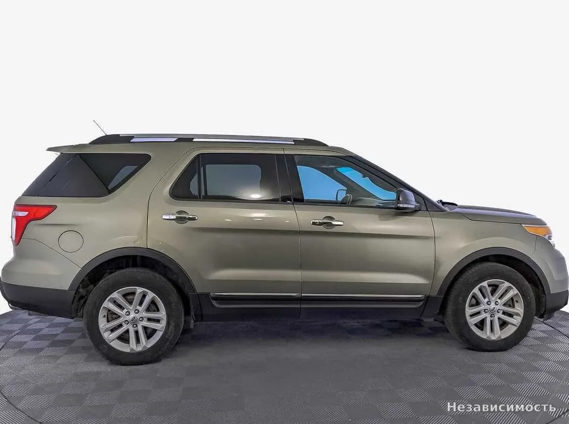 Ford Explorer 2014 с пробегом — фото 4