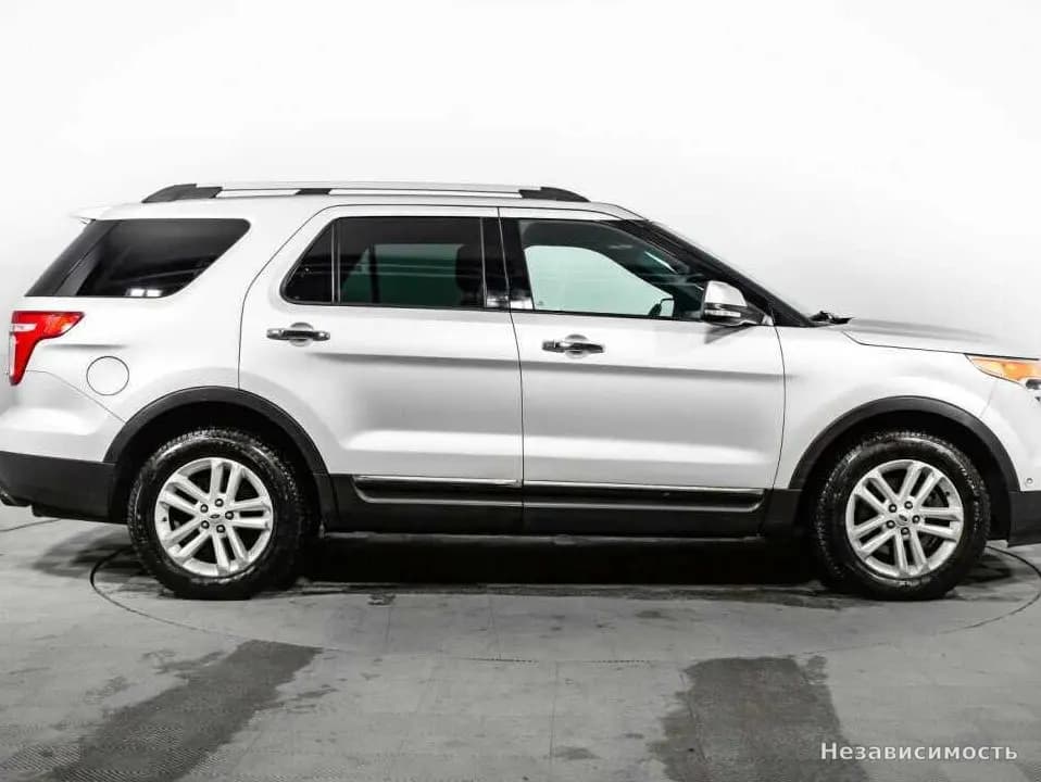Ford Explorer 2014 с пробегом — фото 4