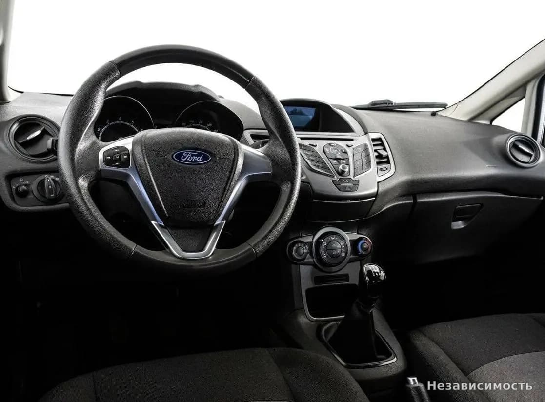 Ford Fiesta 2015 с пробегом — фото 9
