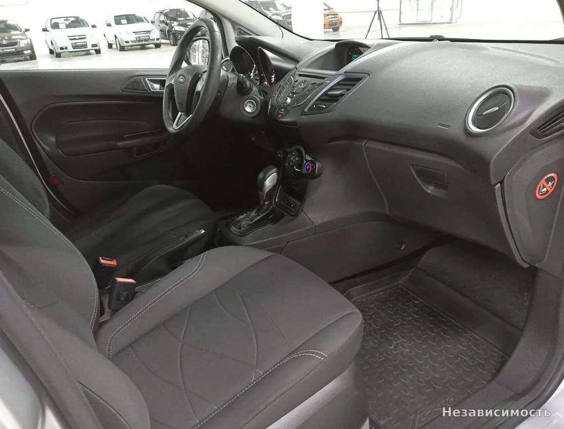 Ford Fiesta 2015 с пробегом — фото 10