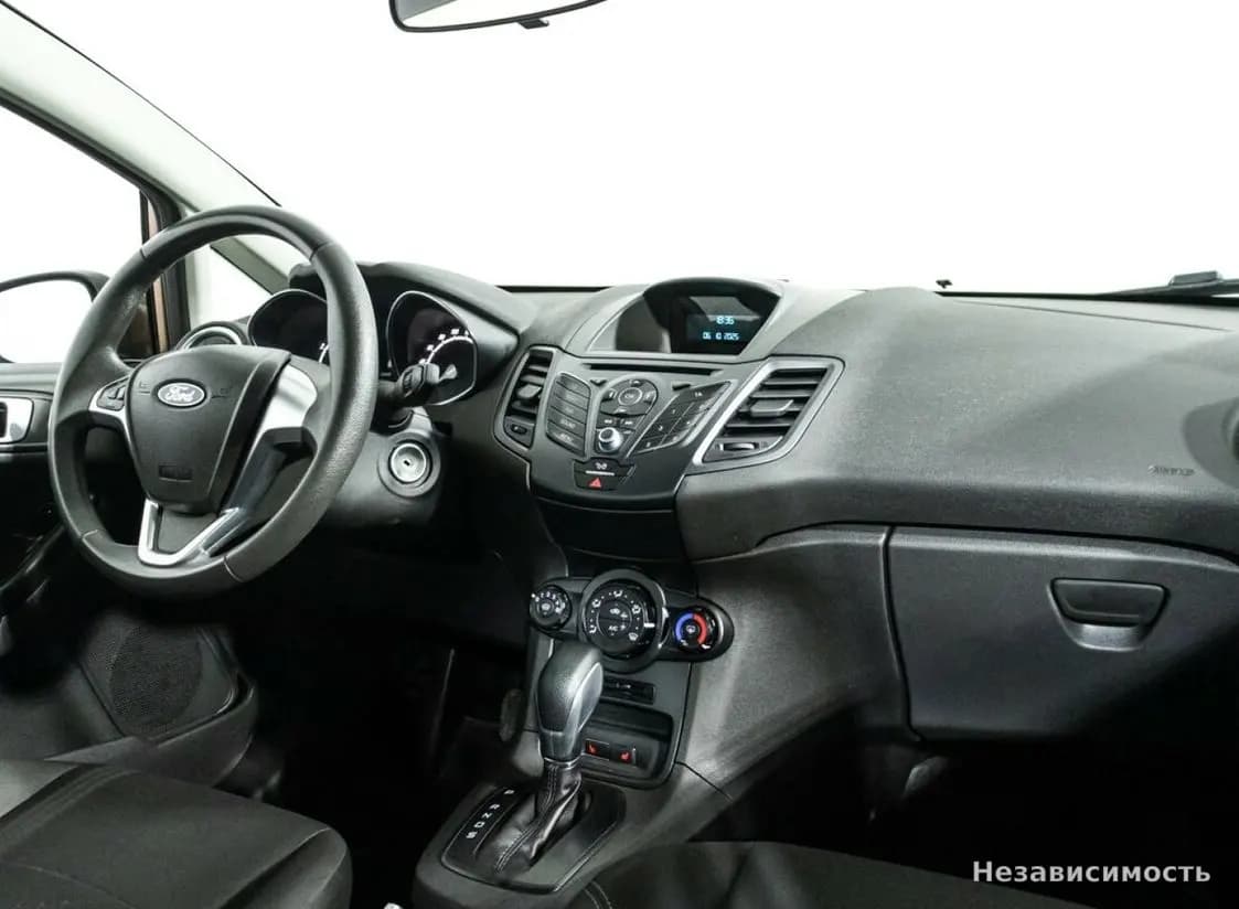 Ford Fiesta 2016 с пробегом — фото 9