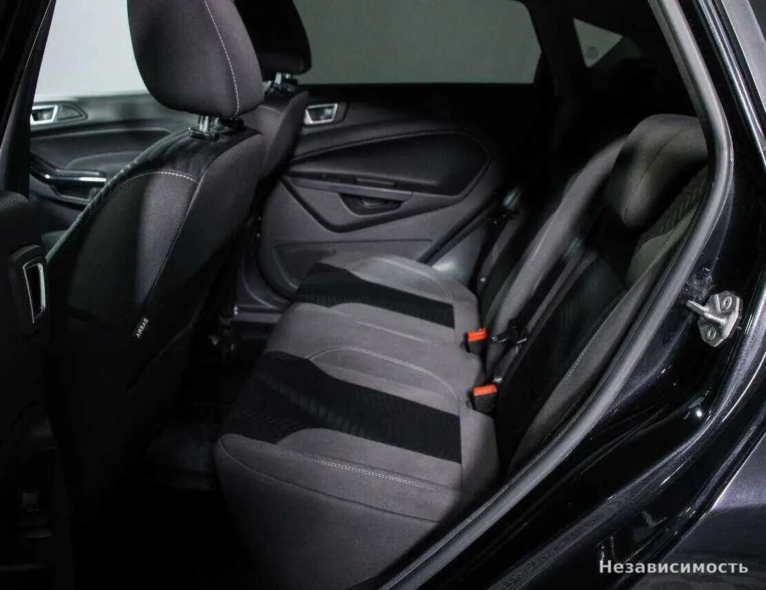 Ford Fiesta 2015 с пробегом — фото 10