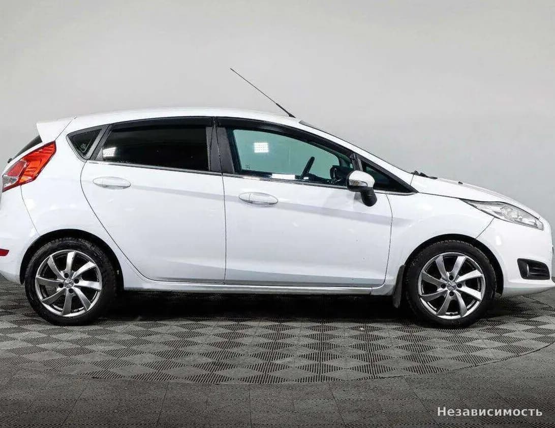 Ford Fiesta 2015 с пробегом — фото 4