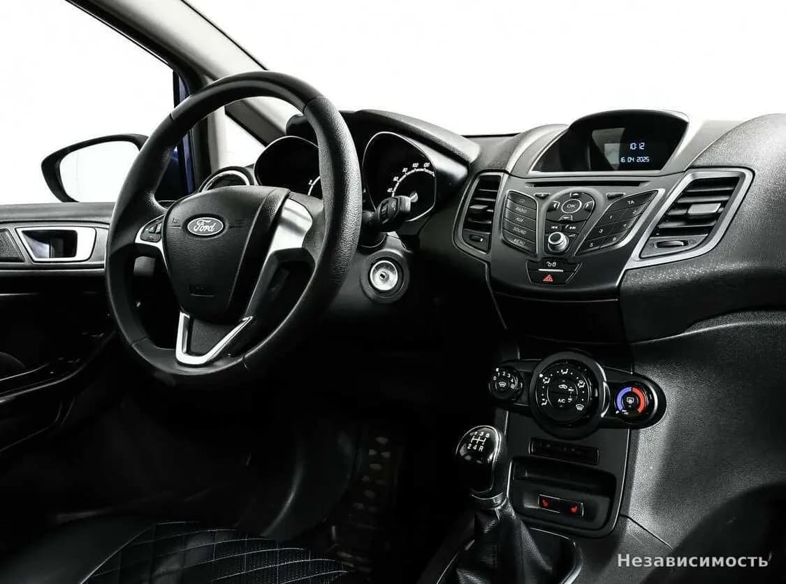 Ford Fiesta 2015 с пробегом — фото 9