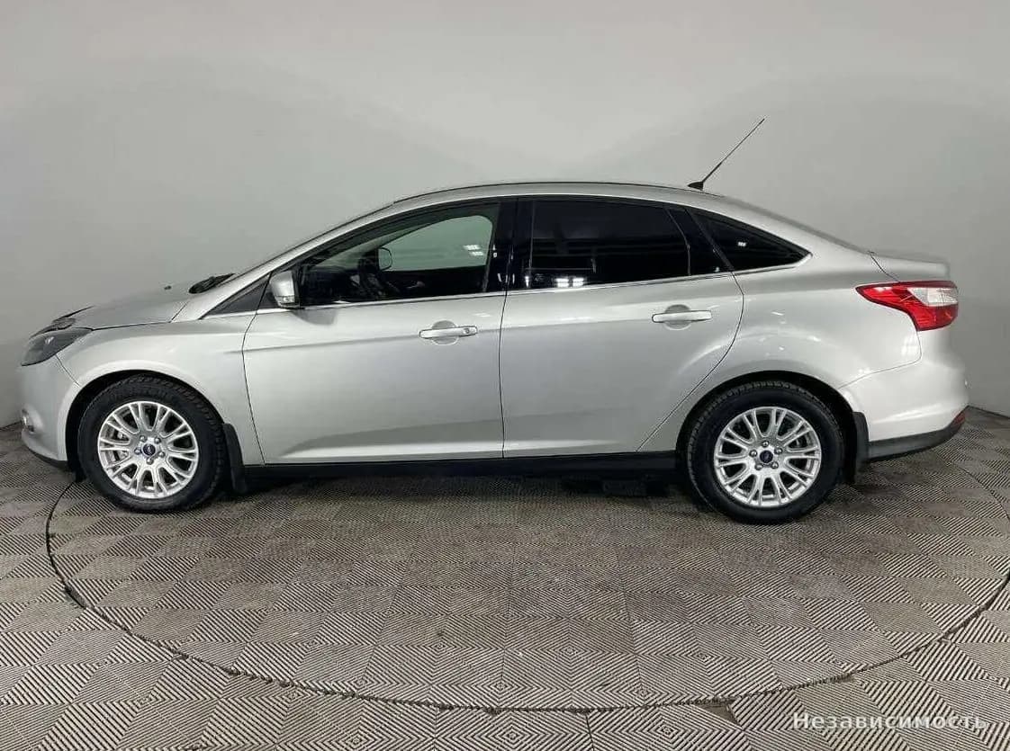 Ford Focus 2014 с пробегом — фото 5