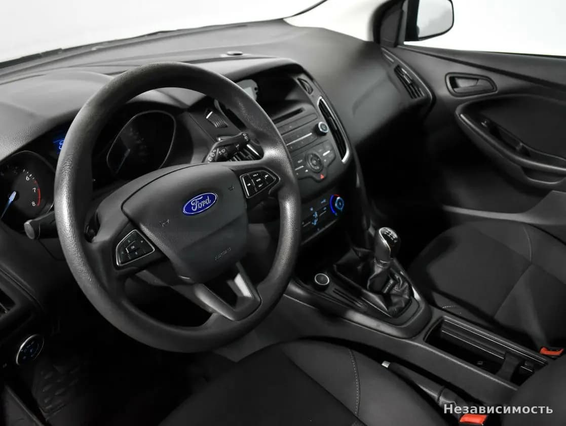 Ford Focus 2016 с пробегом — фото 9
