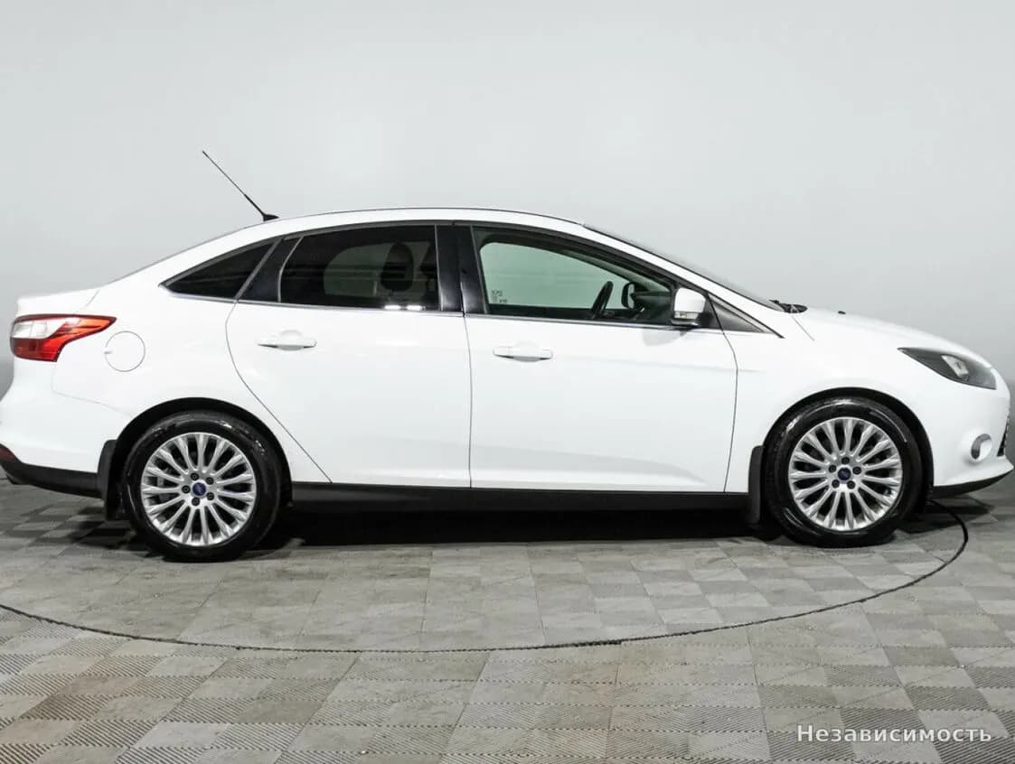 Ford Focus 2012 с пробегом — фото 4