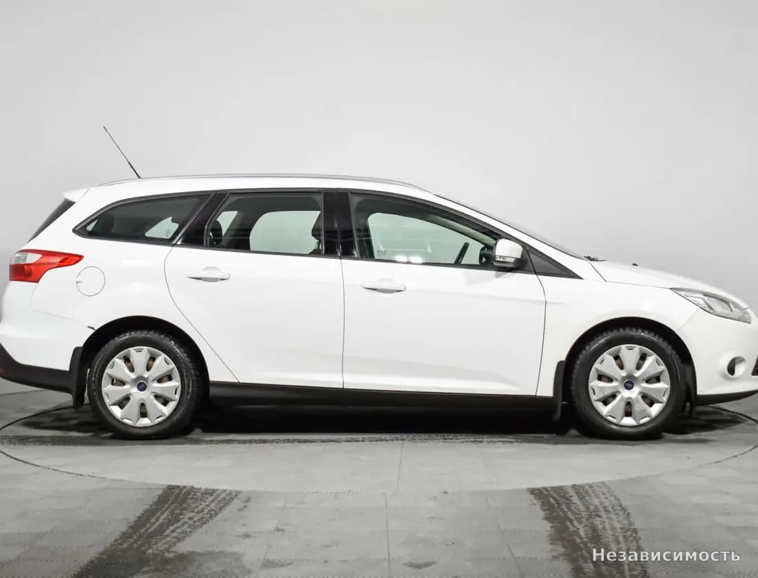 Ford Focus 2014 с пробегом — фото 4