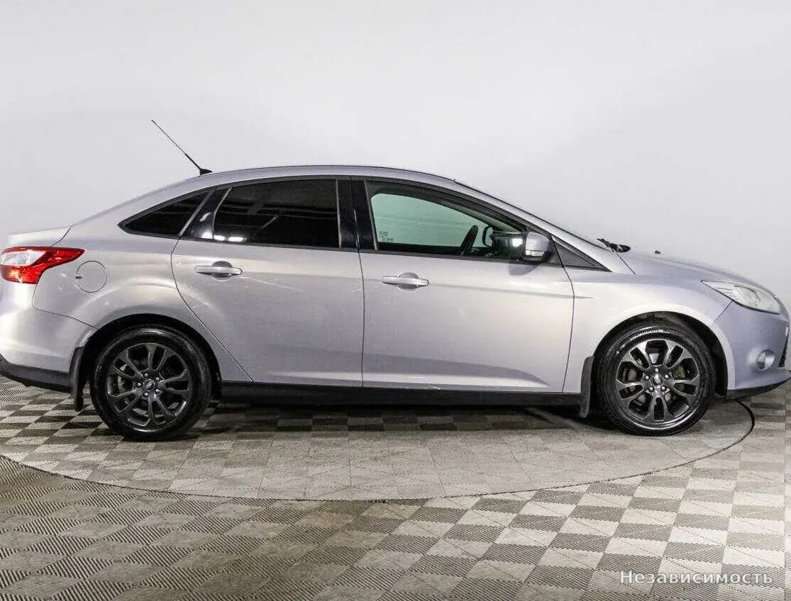 Ford Focus 2012 с пробегом — фото 4