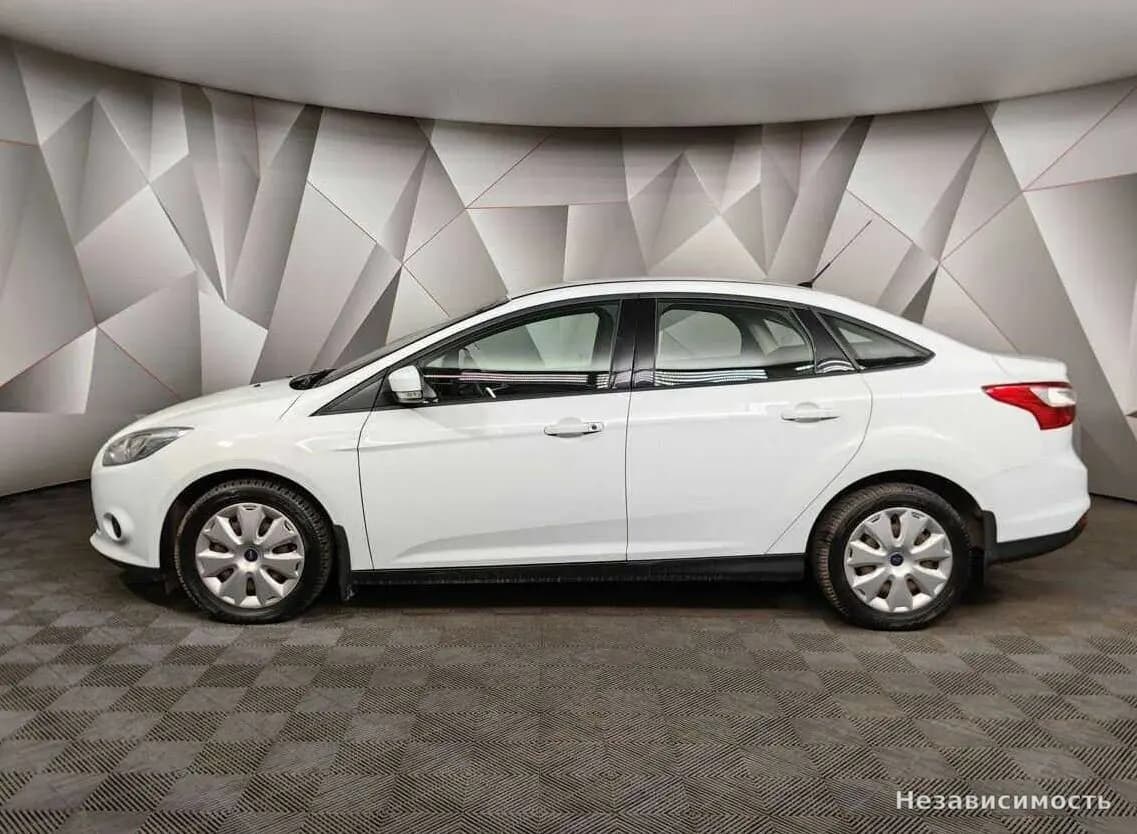 Ford Focus 2014 с пробегом — фото 5