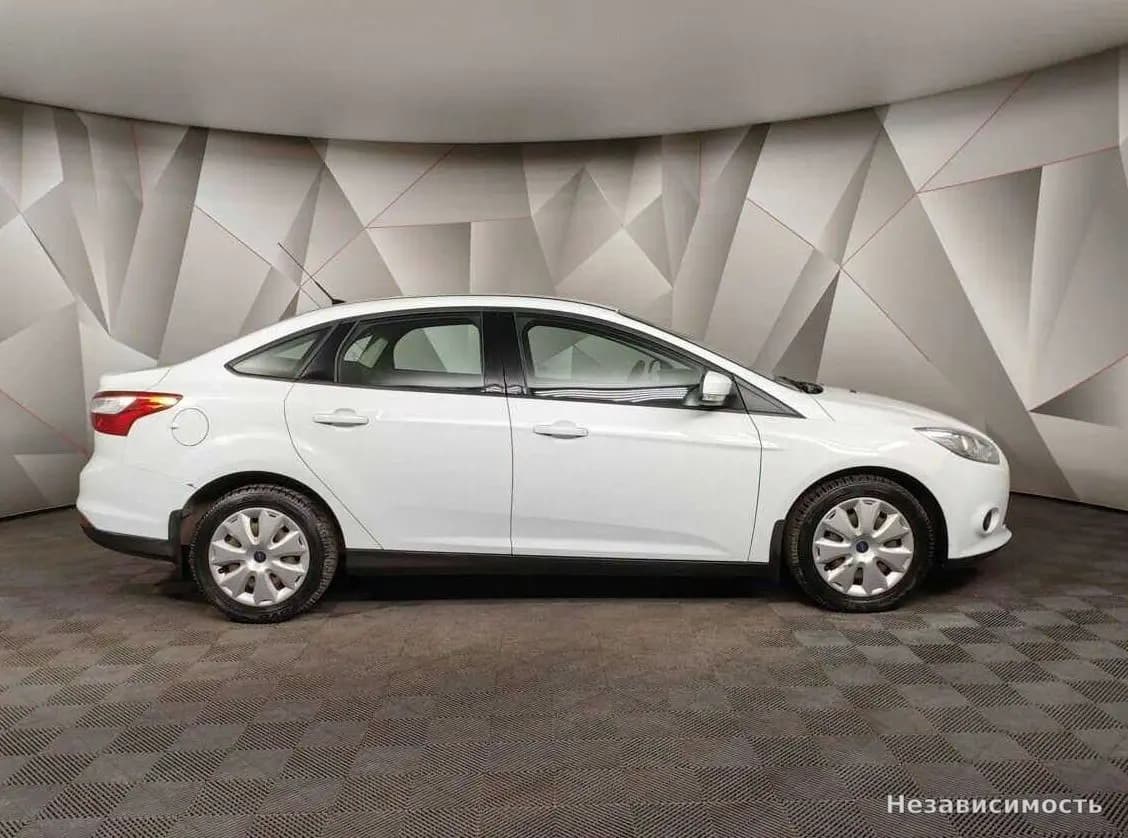 Ford Focus 2014 с пробегом — фото 6