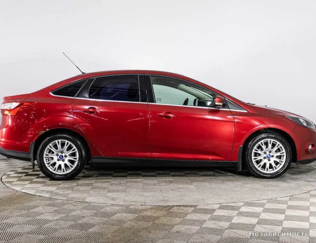 Ford Focus 2013 с пробегом — фото 4
