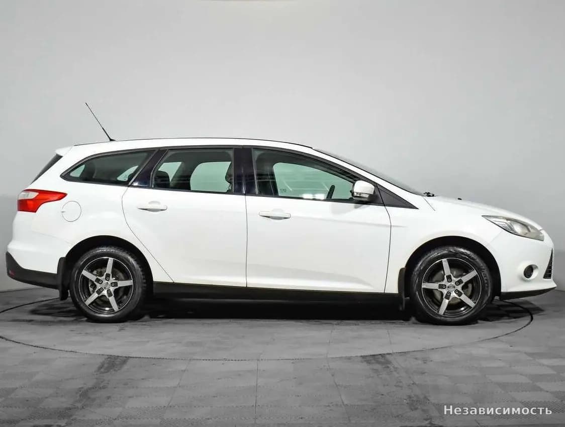 Ford Focus 2015 с пробегом — фото 4