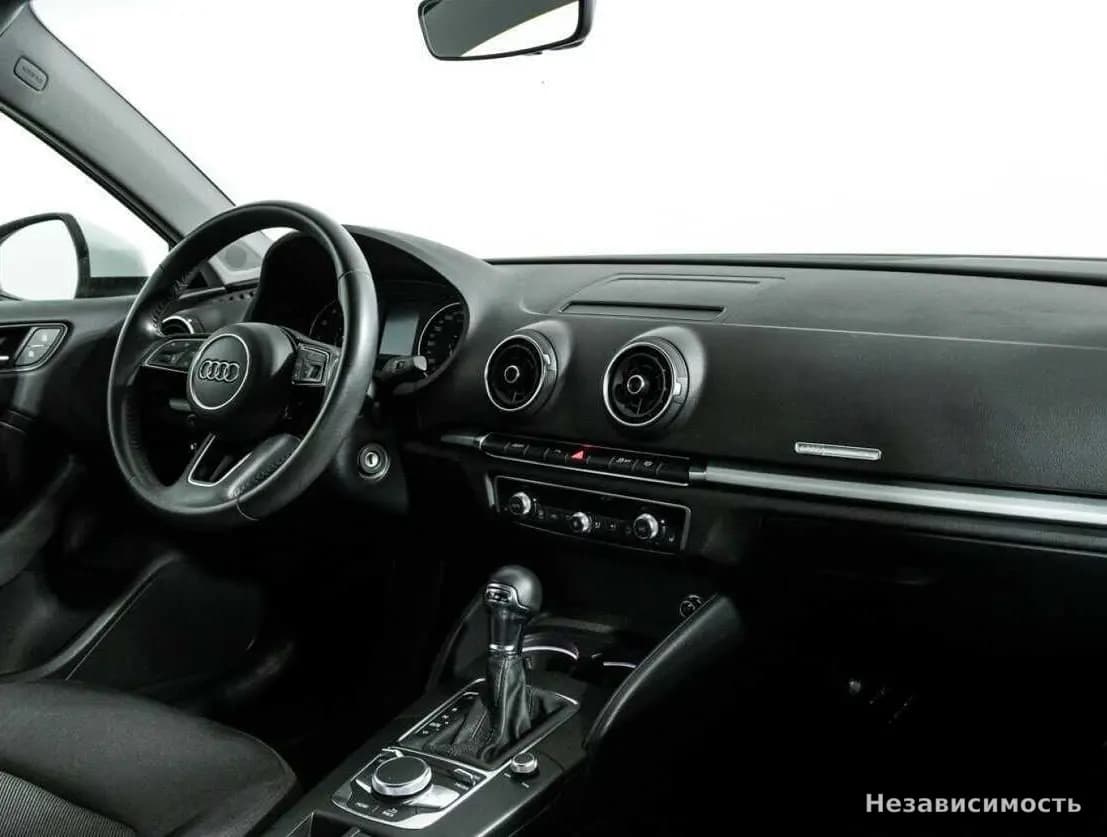 Audi A3 2019 с пробегом — фото 9