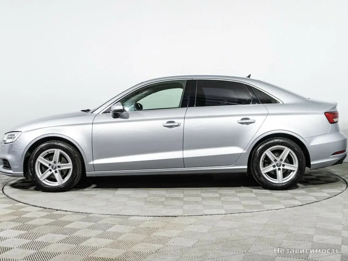 Audi A3 2019 с пробегом — фото 8