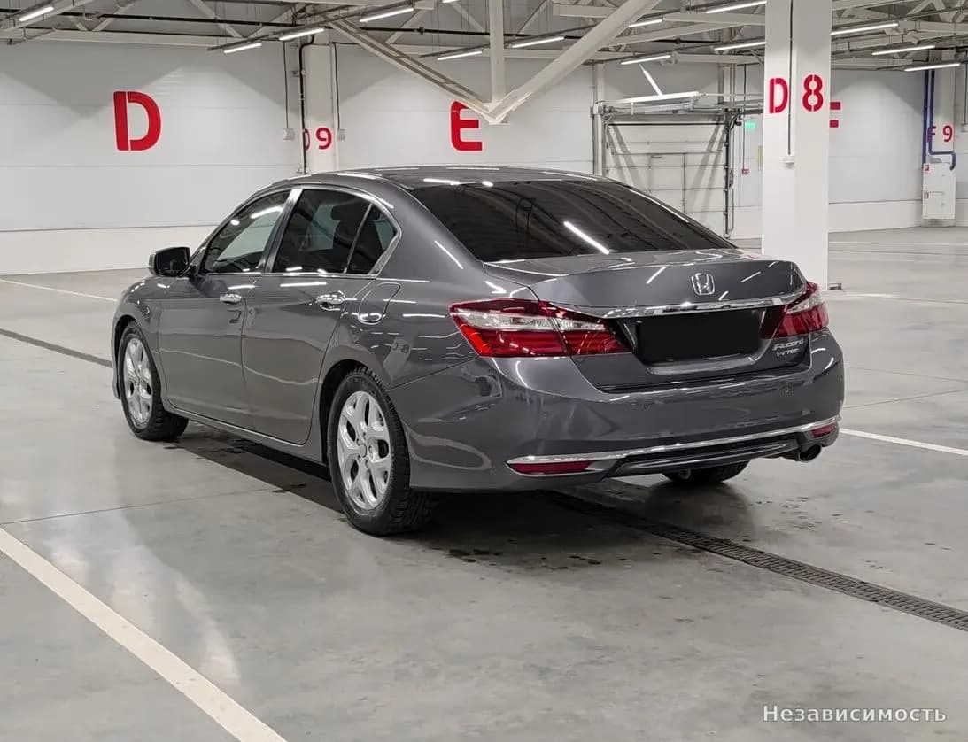 Honda Accord 2016 с пробегом — фото 7