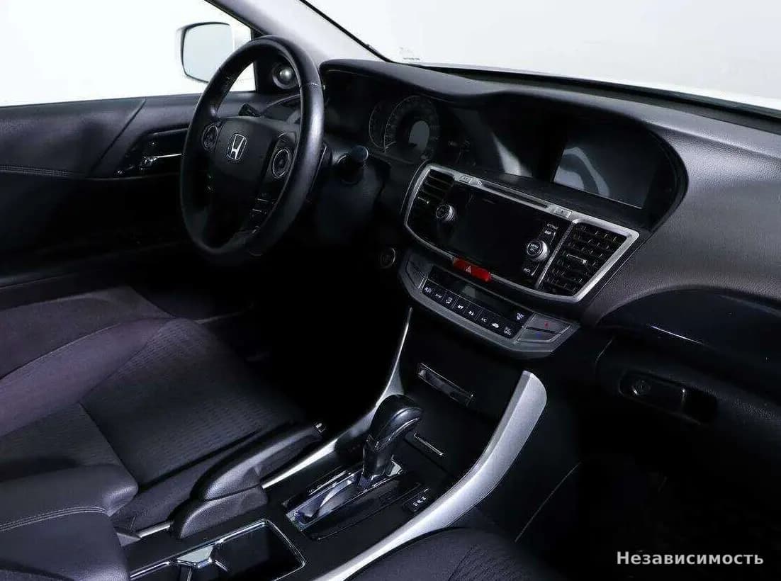 Honda Accord 2013 с пробегом — фото 6