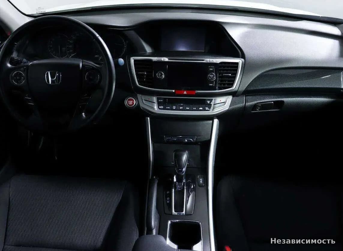 Honda Accord 2013 с пробегом — фото 9