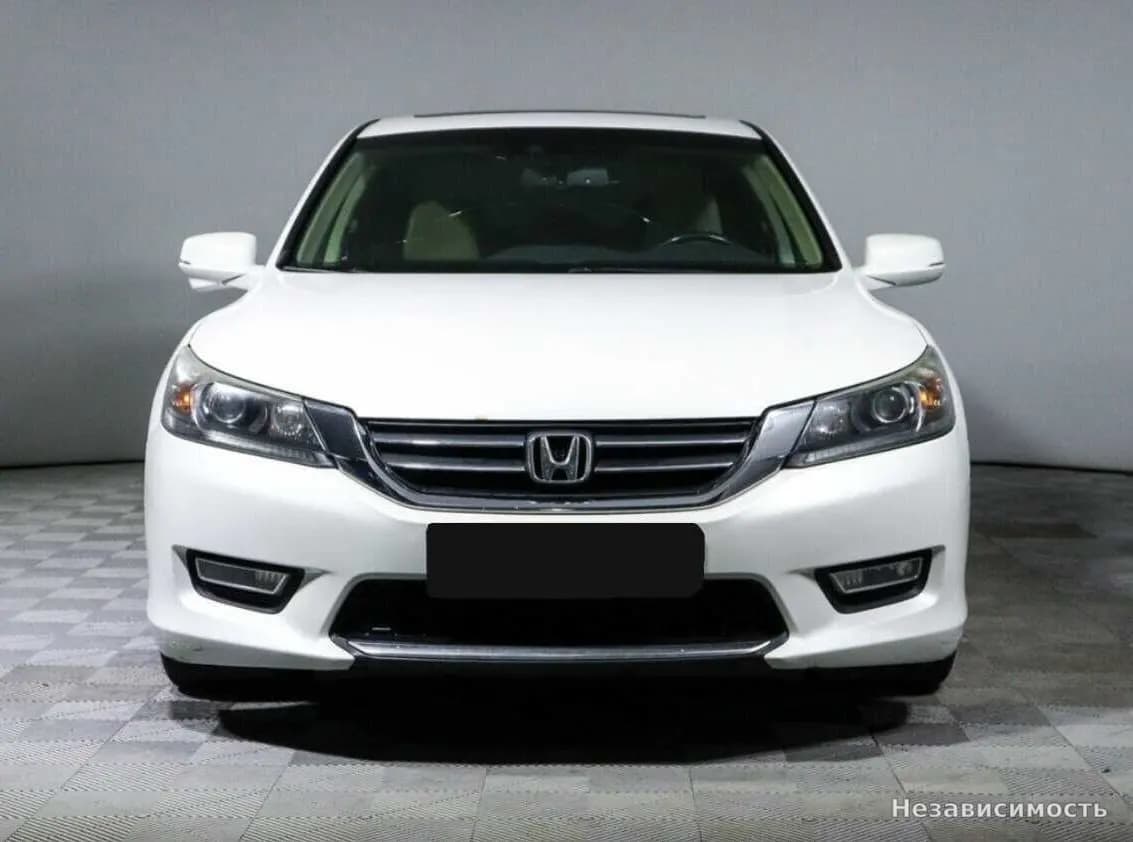Honda Accord 2012 с пробегом — фото 2