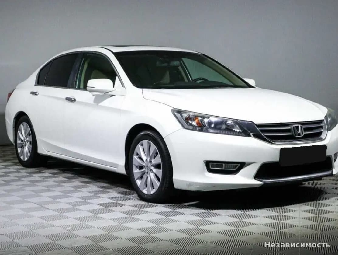 Honda Accord 2012 с пробегом — фото 3