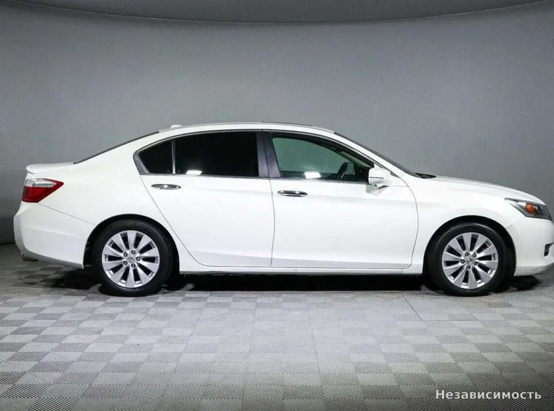 Honda Accord 2012 с пробегом — фото 4