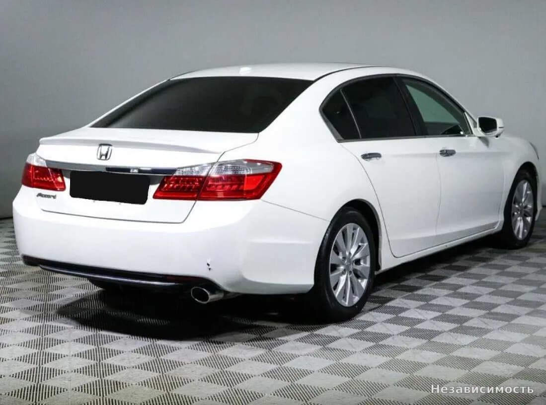 Honda Accord 2012 с пробегом — фото 5