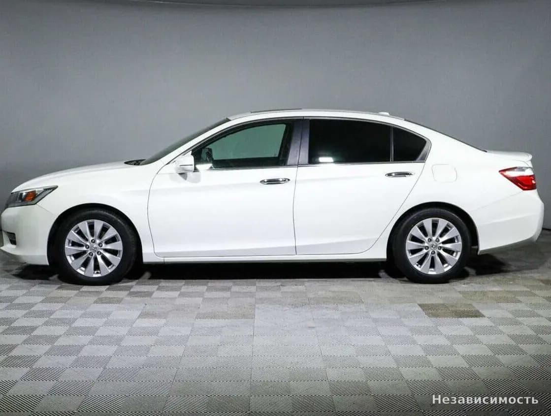 Honda Accord 2012 с пробегом — фото 7