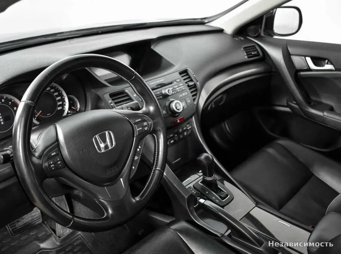 Honda Accord 2012 с пробегом — фото 7