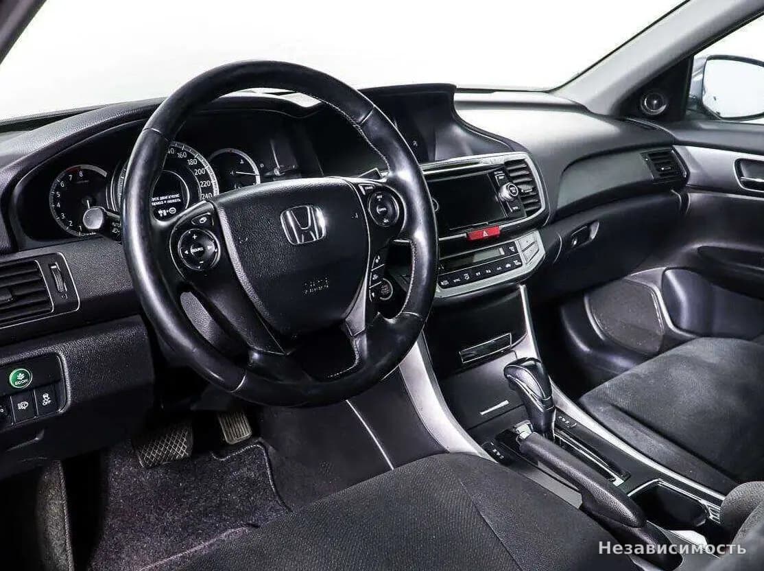 Honda Accord 2013 с пробегом — фото 10