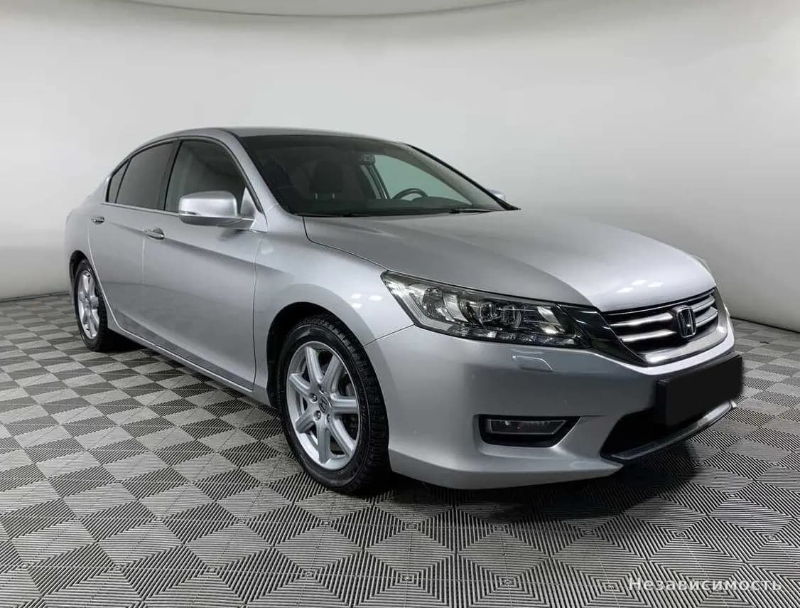 Honda Accord 2013 с пробегом — фото 3