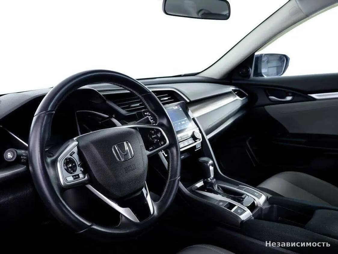 Honda Civic 2019 с пробегом — фото 9