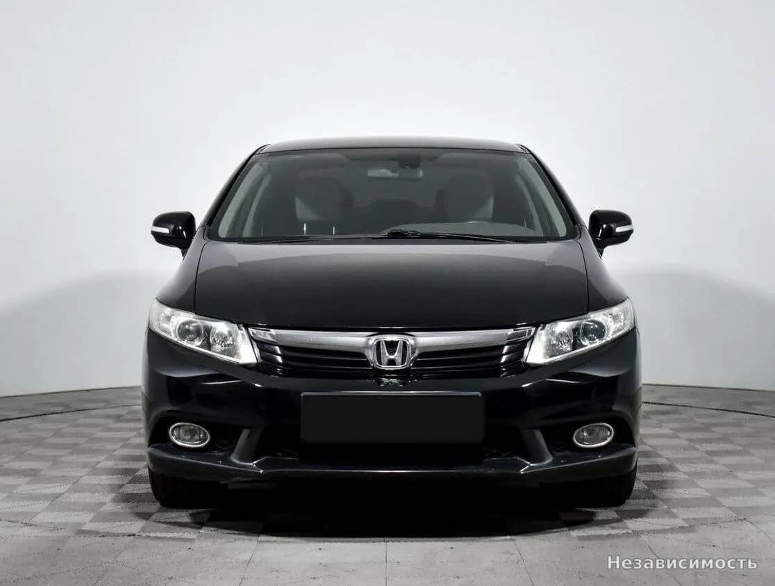Honda Civic 2012 с пробегом — фото 2