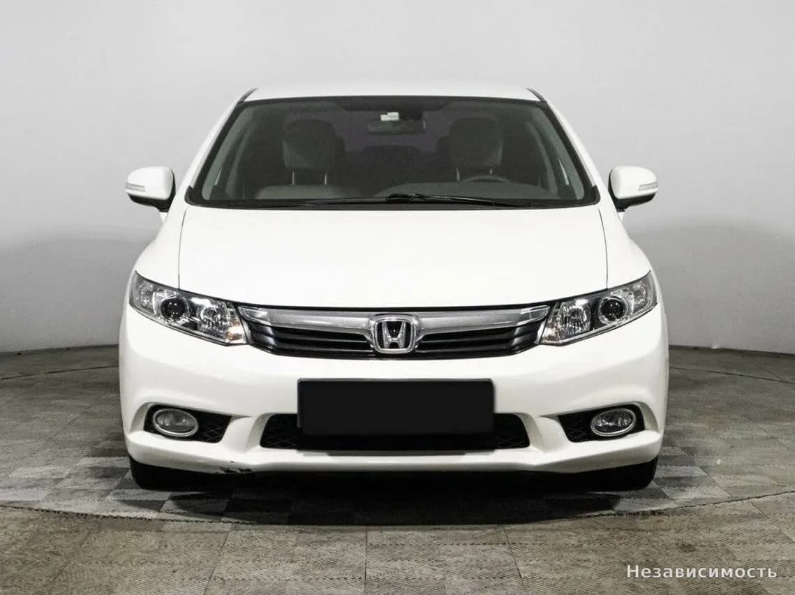 Honda Civic 2012 с пробегом — фото 2