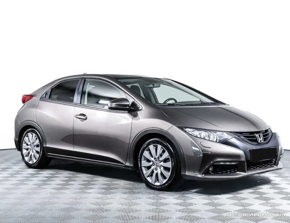 Honda Civic 2013 с пробегом — фото 3