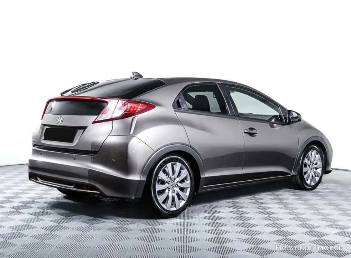 Honda Civic 2013 с пробегом — фото 5