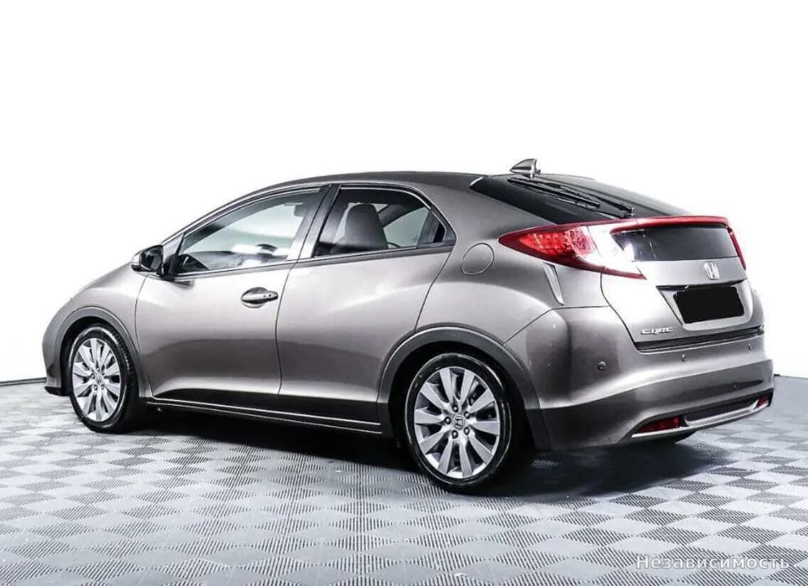 Honda Civic 2013 с пробегом — фото 7