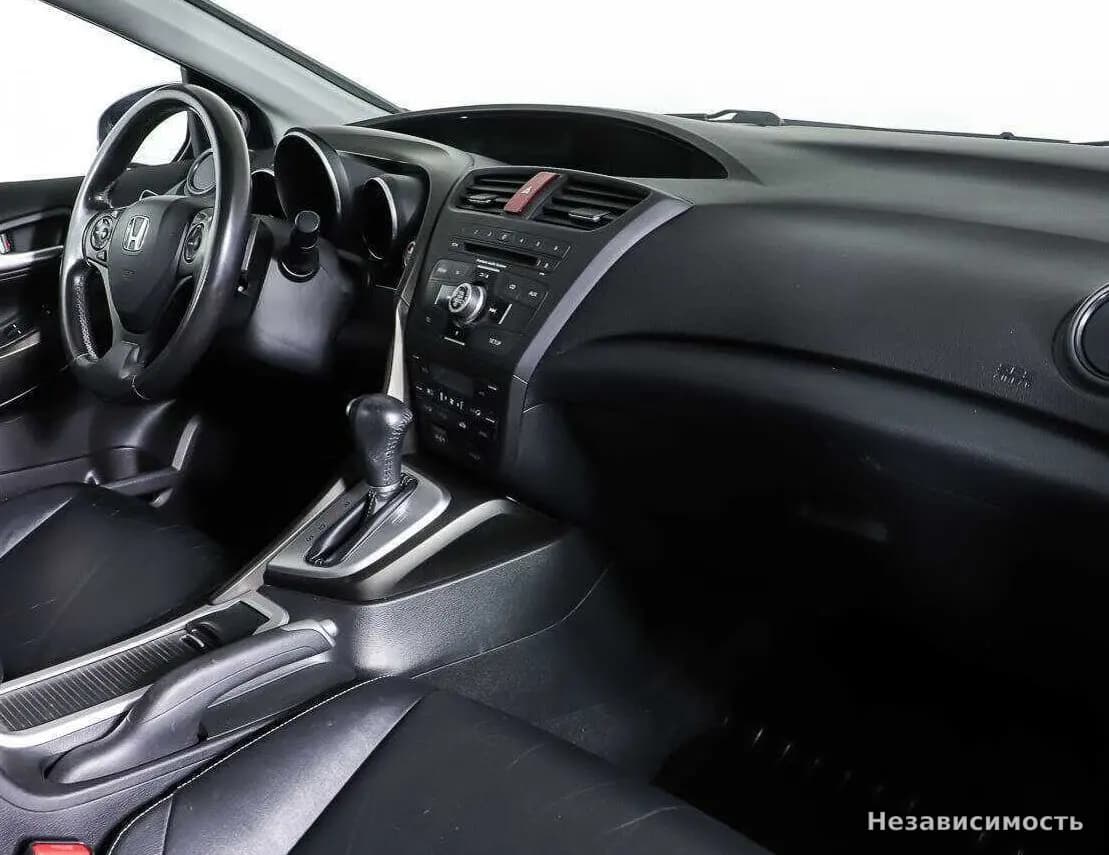 Honda Civic 2013 с пробегом — фото 9
