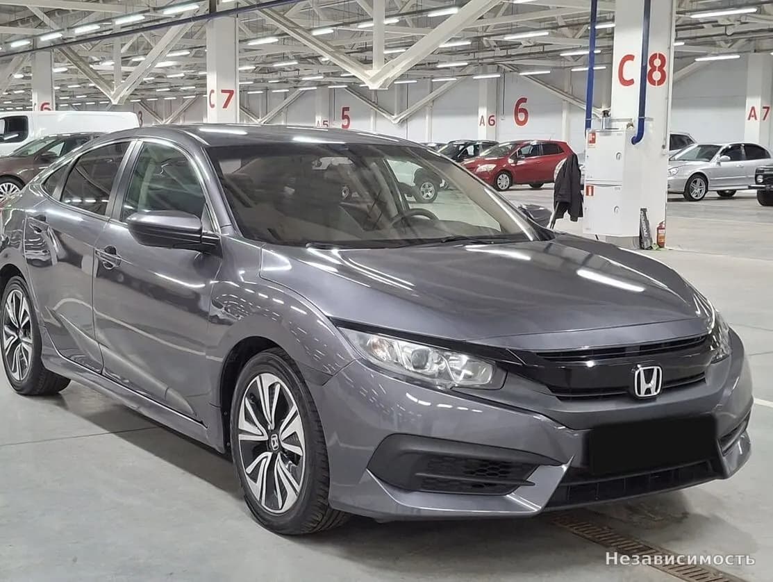 Honda Civic 2016 с пробегом — фото 3