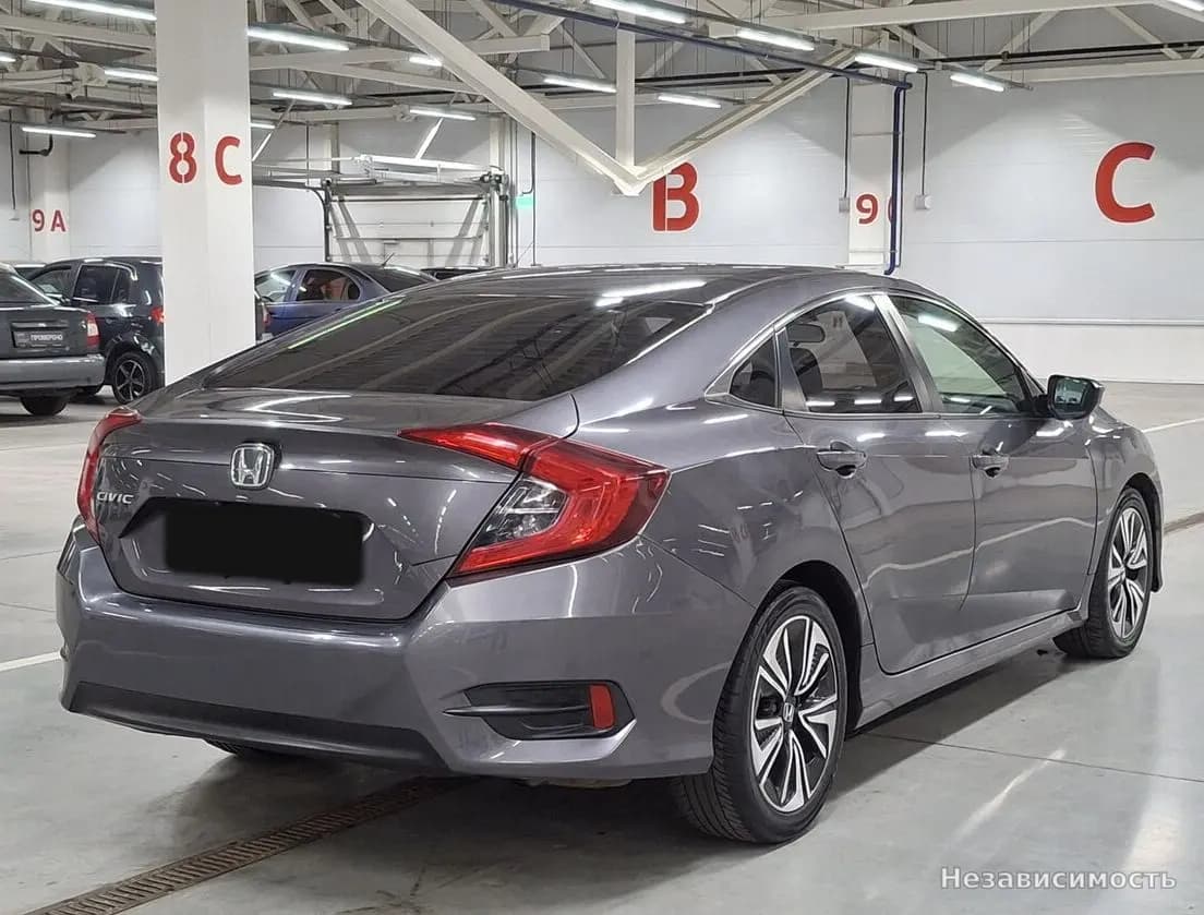 Honda Civic 2016 с пробегом — фото 5
