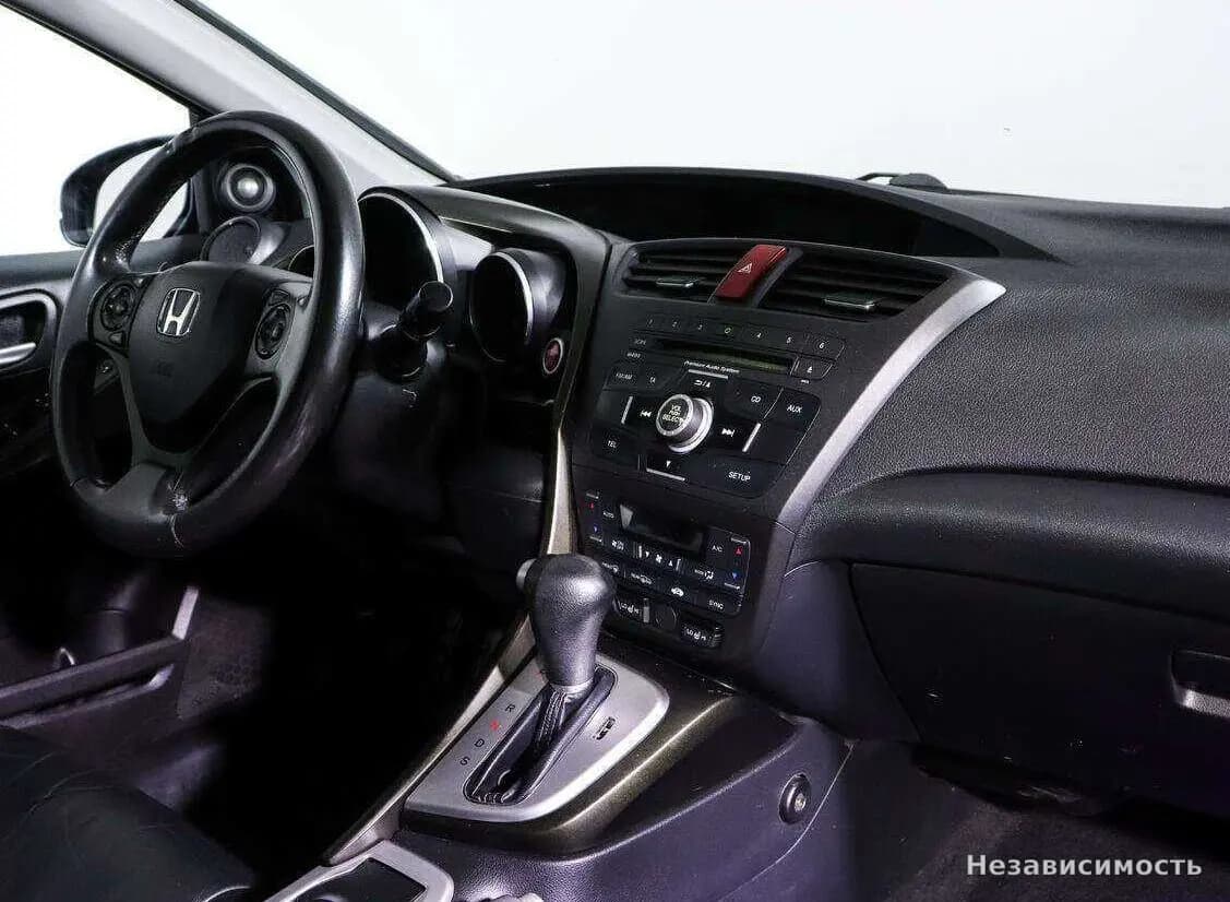 Honda Civic 2012 с пробегом — фото 8