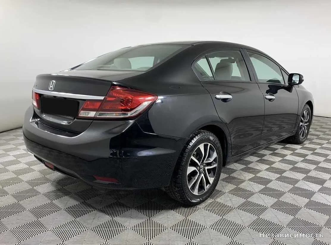 Honda Civic 2013 с пробегом — фото 5