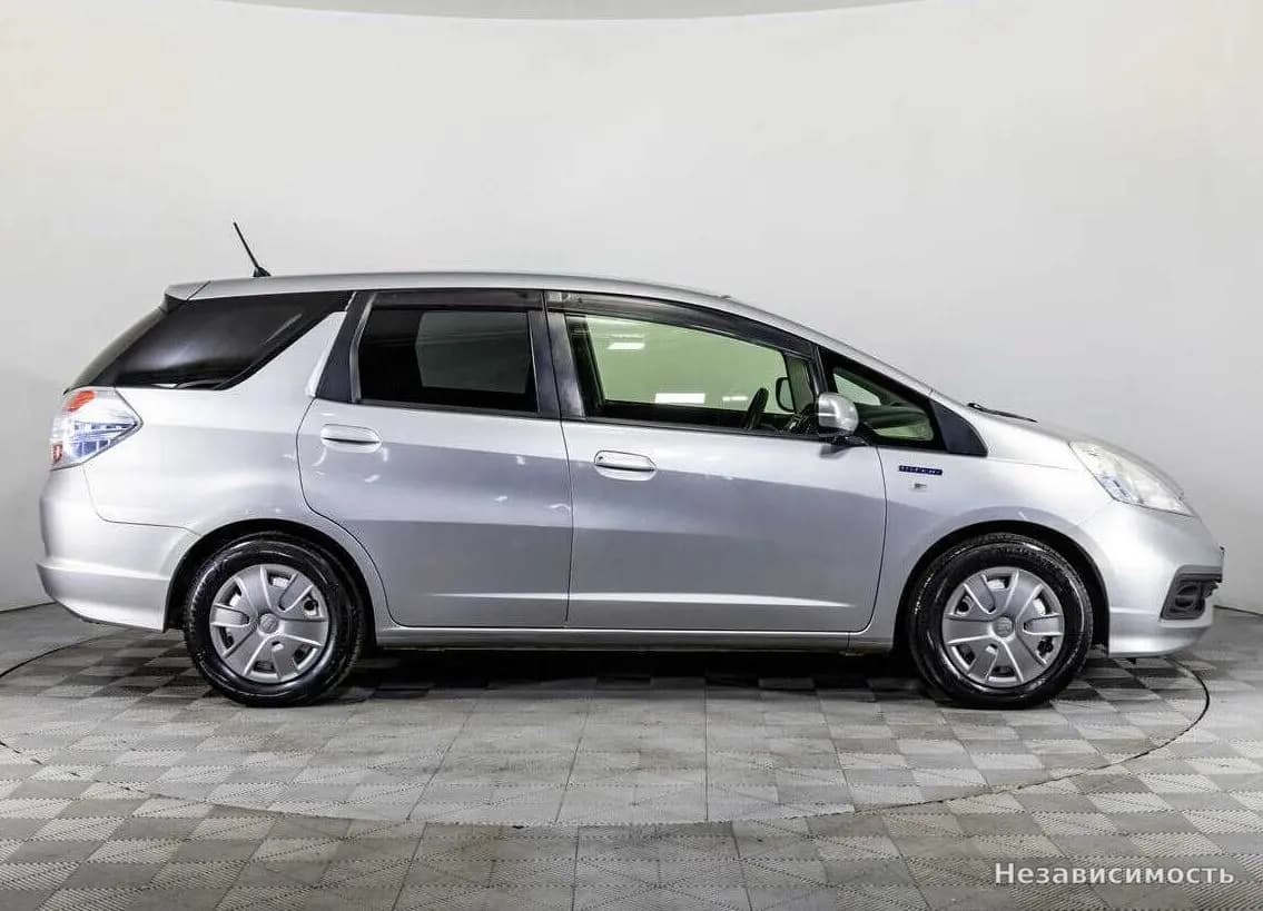 Honda Fit Shuttle 2013 с пробегом — фото 4