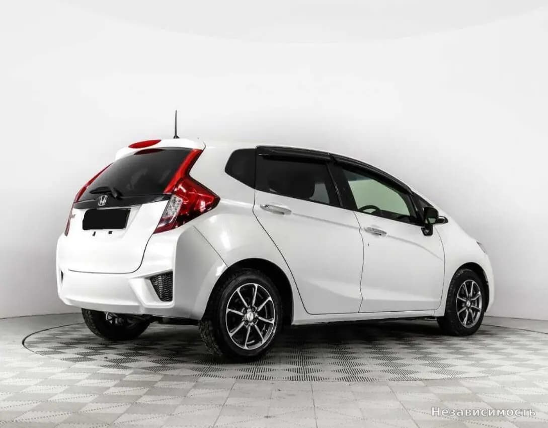 Honda Fit 2015 с пробегом — фото 8
