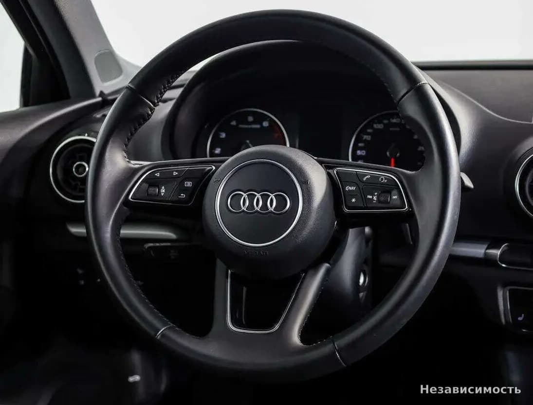 Audi A3 2019 с пробегом — фото 10